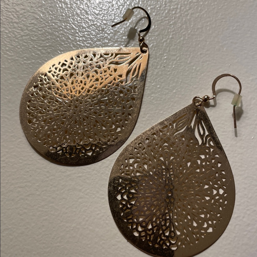 Gold-tone tear drop filigree earrings